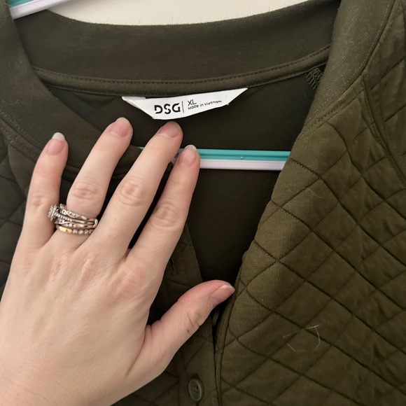 DSG quilt sweater - Picture 3 of 3